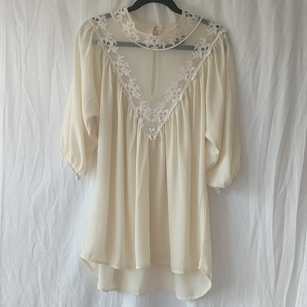 Libian light ivory off white lace top sz 1XL